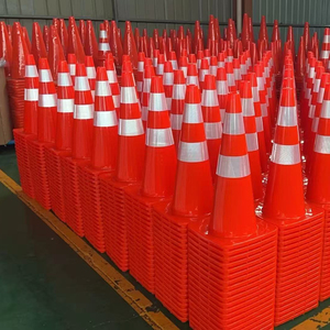 Cono <span class=keywords><strong>Stradale</strong></span> in Plastica con Riflettente ad Alta Intensità, Protezione IP68, Design Sottile Quadrato, Previene Incidenti, Migliora la Sicurezza nel Traffico - Product Image 5