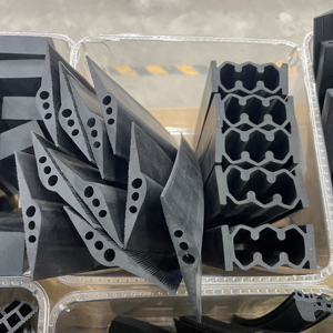 Joint d'étanchéité universel <span class=keywords><strong>en</strong></span> caoutchouc EPDM pour <span class=keywords><strong>porte</strong></span> <span class=keywords><strong>de</strong></span> <span class=keywords><strong>garage</strong></span>, bande <span class=keywords><strong>de</strong></span> seuil résistante aux intempéries pour l'étanchéité des interstices des portes <span class=keywords><strong>de</strong></span> <span class=keywords><strong>garage</strong></span> - Product Image 6