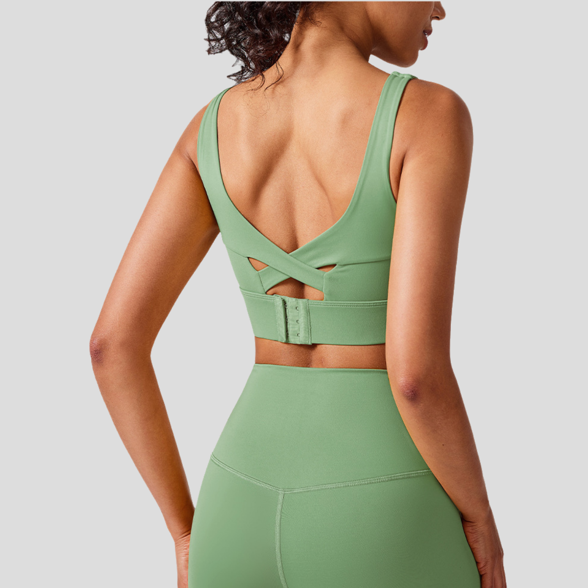 High-Intensity Outdoor Fitness Plus Size Sports Bra Quick-Drying Breathable Cross Back Yoga Training Vest with Fixed Chest Pad