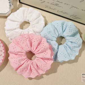 Gomas para el <span class=keywords><strong>pelo</strong></span> grandes perezosos de encaje de gran tamaño francés, Gomas para el <span class=keywords><strong>pelo</strong></span> de encaje de <span class=keywords><strong>Ballet</strong></span> ahuecadas de Color sólido, banda para el <span class=keywords><strong>pelo</strong></span> de flores de doble capa dulce - Product Image 4