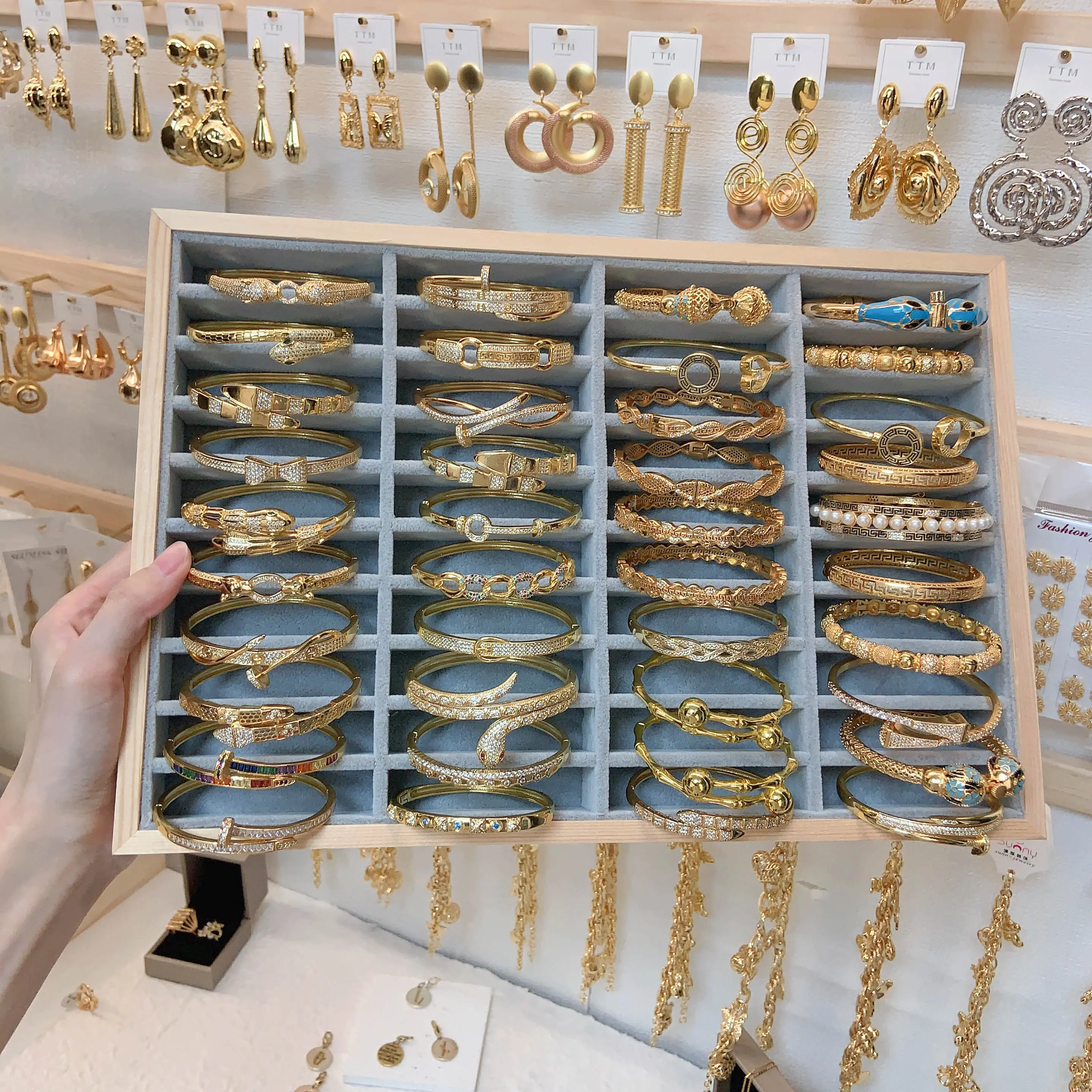 Designer de moda marca jewelry18K banhado a ouro Zircon Iced Out Brilhante Nail mix gelado Pulseira Mulheres