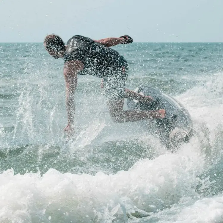 Hochgeschwindigkeits-Wasserstrahl-Surfbrett mit neuem Design und elektrischem Surfbrett mit Motor zum Verkauf