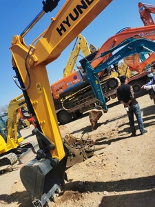 Vente en gros d'excavatrices miniatures Hyundai 75 7,5 tonnes importées de Corée |   Excavatrice hydraulique d'occasion à vendre - Product Image 4