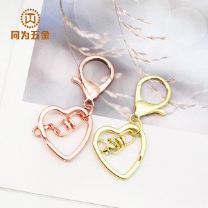 Llavero Metálico en Forma de Corazón, Llavero de Aleación de Zinc con Mosquetón, Estilo de Lujo a la Moda - Product Image 1