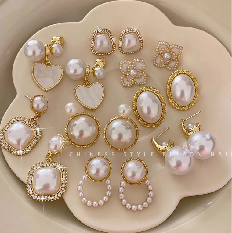2024 nueva llegada joyería S925 plata chapada en oro flor perla diseño pendientes redondos pendientes de perlas para mujeres niñas al por mayor