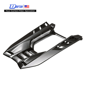 Couvercle de moteur arrière en fibre de carbone style DK pour Lamborghini Revuelto - Product Image 1