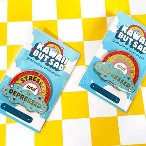 เข็มกลัดโลหะเคลือบทองแบบกำหนดเอง ราคาถูกจากจีน ขายส่ง สำหรับติดเสื้อ หมวก ปกเสื้อ พร้อมโลโก้ ประดับกลิตเตอร์  แบบแข็งและแบบอ่อน - Product Image 4