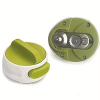 Ouvre-boîte manuel Ouvre-bouteille portable anti-dérapant à libération par torsion Ouvre-bouteille facile à libération par torsion Gadget de cuisine en acier inoxydable