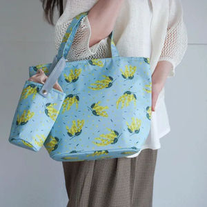 Bolso de Mano Plegable Impermeable de Poliéster con Cierre de Cremallera y Diseño de Mimosa, Serie Plus, Botella Térmica - Product Image 2