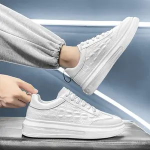 Nouveau produit PU chaussure Hombr microfibre cuir caoutchouc blanc chaussures mode tendance maille ronde hommes chaussures