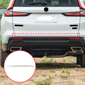 La cromatura automobilistica in acciaio inossidabile è adatta per le strisce di rivestimento del portellone posteriore del tronco 2023 <span class=keywords><strong>CRV</strong></span> <span class=keywords><strong>Honda</strong></span> - Product Image 3