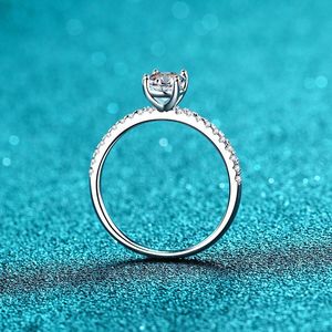 Semplice braccio dritto diamante <span class=keywords><strong>925</strong></span> <span class=keywords><strong>argento</strong></span> placcato platino taglio ovale 1 2 carati Moissanite anello di fidanzamento per gioielli da donna - Product Image 4
