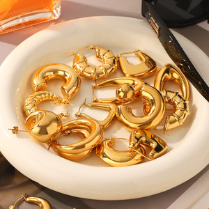 किटी क्लासिक ज्यामितीय हूप बनावट वाले pvd 18k गोल्ड स्टेनलेस स्टील गोल्ड टोन मल्टी स्टाइल महिला फैशन हूगी इयररिंग - Product Image 5