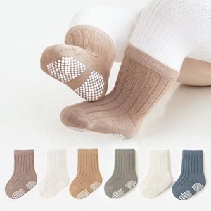 OEM ODM Ensemble de chaussettes tricotées antidérapantes pour nouveau-nés et bébés garçons, chaudes, en coton épais, pour l'hiver, l'été et l'automne, avec grip pour le sol, vente en gros - Product Image 2