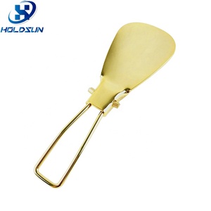 Corne de chaussure en or pliable en métal vintage d'aide de chaussure portative de luxe pour vos besoins de chaussure - Product Image 1