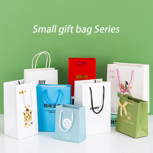Sacs fourre-tout personnalisés de haute qualité et à faible coût pour salons de beauté sacs en papier cosmétiques imprimés personnalisés de couleur blanche du Vietnam - Product Image 5
