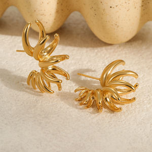 Boucles d'oreilles géométriques dorées en acier inoxydable 18 carats PVD tendance bijoux pour femmes cadeau - Product Image 5