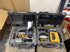 เครื่องรับสัญญาณ GNSS RTK รุ่น V200 พร้อมช่องสัญญาณ 1408 ช่อง และ IMU สำหรับงานสำรวจที่ดิน - Product Image 1