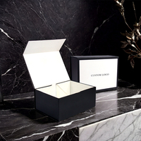 Boîte en papier pliable pour vêtements rigides personnalisés Boîtes en carton imprimées de cadeaux de parfum Emballage plat magnétique Emballage cosmétique