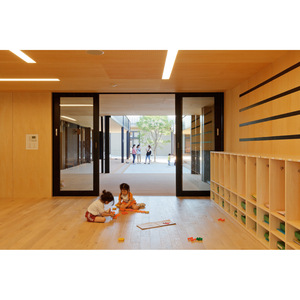 Maisons conteneurs pour écoles, design scandinave, aménagement intérieur respirant, forme rectangulaire - Product Image 2