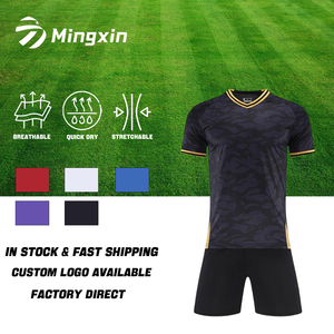Kit Personalizzato di <span class=keywords><strong>Maglie</strong></span> <span class=keywords><strong>da</strong></span> <span class=keywords><strong>Calcio</strong></span> ad Asciugatura Rapida, Divisa <span class=keywords><strong>da</strong></span> Allenamento per Squadre 7v7, Uniformi <span class=keywords><strong>da</strong></span> <span class=keywords><strong>Calcio</strong></span> Nero e Oro - Product Image 1
