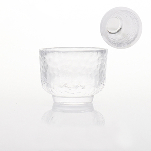 Japanisches transparentes Klarglas 4 Weinbecher Flagon Weinglas-Set mit Hammermuster und goldenem Rand - Product Image 5