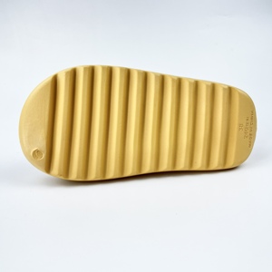 Zapatillas de EVA Yeezys para deportes al aire libre, cómodas y duraderas con soporte de arco, diseño antideslizante para un uso sin fatiga - Product Image 4