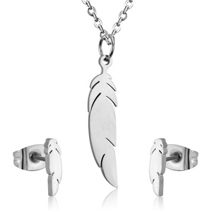 Accessoires pour filles, ensemble de bijoux en acier inoxydable gravé sur mesure avec feuille d'or - Product Image 5