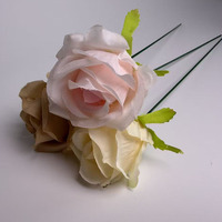 YL Fabrik Großhandel Handgefertigte Künstliche Seidenrosen-Blütenköpfe 15 Farben 6cm Wanddekoration für Hochzeit & Zuhause