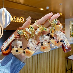 Porte-clés en acrylique en forme de tasse de thé au lait Boba avec <span class=keywords><strong>un</strong></span> ours mignon, clochette et sangle pour la décoration de sac - Product Image 2