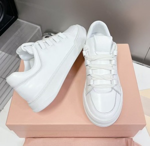 Zapatos de plataforma de cuero blanco puro, con cordones anchos y doble pulido, para aumentar la altura, informales y de oficina, color blanco bebé. - Product Image 3