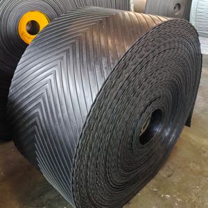 Farm Chicken Dung Förderband Langlebiges Gummi produkt für effizienten Transport - Product Image 4