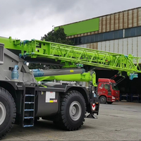 Grue tout-terrain robuste ZRT600E532 60T 45,1 m pour le levage de modules de plateformes offshore et les travaux de maintenance des raffineries