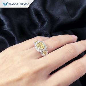 Tianyu Gems Nueva llegada Moissanite Ring 3 Piedras Moissanite amarillo Anillo de oro puro Moissanite Jewelry - Product Image 5