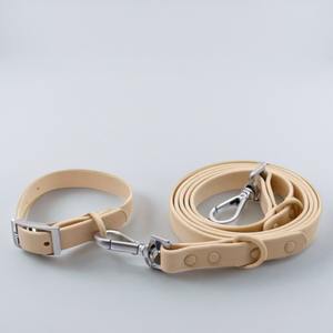 Ensemble de collier de chien de luxe personnalisé couleur unie PVC sangle néoprène laisse pour animaux de compagnie boucle Rivet décoration confortable extérieur - Product Image 1