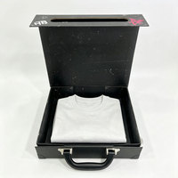 Boîte de présentation de marque de mode pour T-shirts et chaussettes, personnalisée, en carbone noir, écologique, avec loquet magnétique et poignée de transport élégante