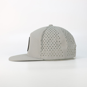 Gorra de camionero de ala plana ajustable personalizada al por mayor, Parche de goma con logotipo bordado, gorra deportiva, gorra de béisbol Snapback de malla en blanco - Product Image 4