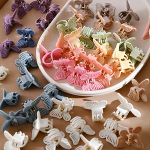 Pince à cheveux papillon en résine pour femme - Accessoire élégant fait main pour franges et mèches latérales, <span class=keywords><strong>coiffure</strong></span> princesse mignonne et colorée - Product Image 1