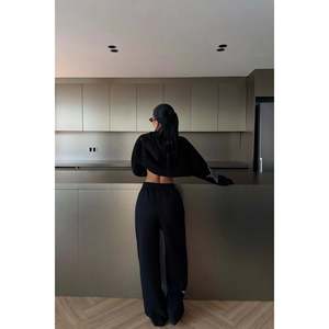 Ensemble de survêtement à capuche Black Stars, confortable, coupe-vent, respirant, personnalisé, décontracté pour l'hiver, grande taille, logo imprimé en strass - Product Image 1