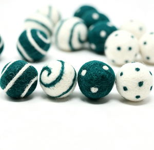 Boules en feutre <span class=keywords><strong>de</strong></span> <span class=keywords><strong>laine</strong></span> pure <span class=keywords><strong>épaisse</strong></span>s, pompons rayés et à pois faits à la main, fournitures d'artisanat et <span class=keywords><strong>de</strong></span> jeu sensoriel Montessori pour enfants - Product Image 1