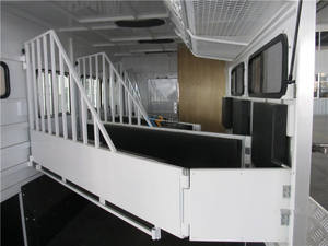 Remorque de transport pour 3 chevaux personnalisable, type col de cygne et standard, avec double ouverture de fenêtre, construction métallique pour le transport de chevaux - Product Image 4
