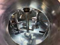 Cuve de mélange sous vide de petite capacité 100L 200L 300L avec homogénéisateur de fond et mélangeur émulsifiant, dotée d'un moteur et d'une pompe, pour la fabrication de mayonnaise