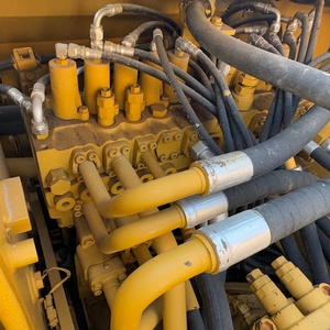 รถขุดมือสอง Caterpillar 320D2 ขนาด 20 ตัน คุณภาพสูง สภาพเกือบใหม่ ประหยัดน้ำมัน และทรงพลัง เหมาะสำหรับงานก่อสร้าง - Product Image 5