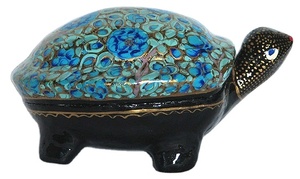 Caja de Tortuga Hecha a Mano con Papel Maché, Pintada a Mano con Colores Ecológicos de Cachemira, India, Caja de Papel Maché - Product Image 3