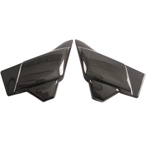Cubierta de Batería de Fibra de Carbono 3K con Acabado Brillante y Franja Diagonal Compatible con Road Glide <span class=keywords><strong>CVO</strong></span> Cubic 2023-2025 - Product Image 1