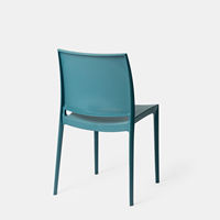 Chaise de salle à manger empilable en plastique turquoise