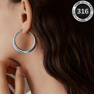 Pendientes grandes y sólidos, estilo exagerado, versátiles y con estilo, pendientes transfronterizos elegantes y a la moda. - Product Image 2