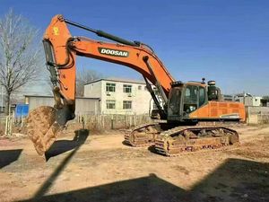 รถขุดดิน 50-52 ตัน ยี่ห้อ Doosan รุ่น DX520LC-9C มือสอง เครื่องยนต์ดีเซล ระบบไฮดรอลิก แบบตีนตะขาบ พร้อมปั๊มเกียร์ - Product Image 2