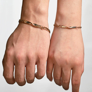 Pulsera de Pareja de Acero Inoxidable Chapada en Oro con Nombre Personalizado, Diseño Geométrico Moderno, para Aniversario, Dropshipping - Product Image 3