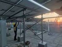 Support de montage au sol pour panneaux solaires réglables Super Solar en acier galvanisé à chaud avec base à vis, structure résistante aux vents forts et aux charges de neige